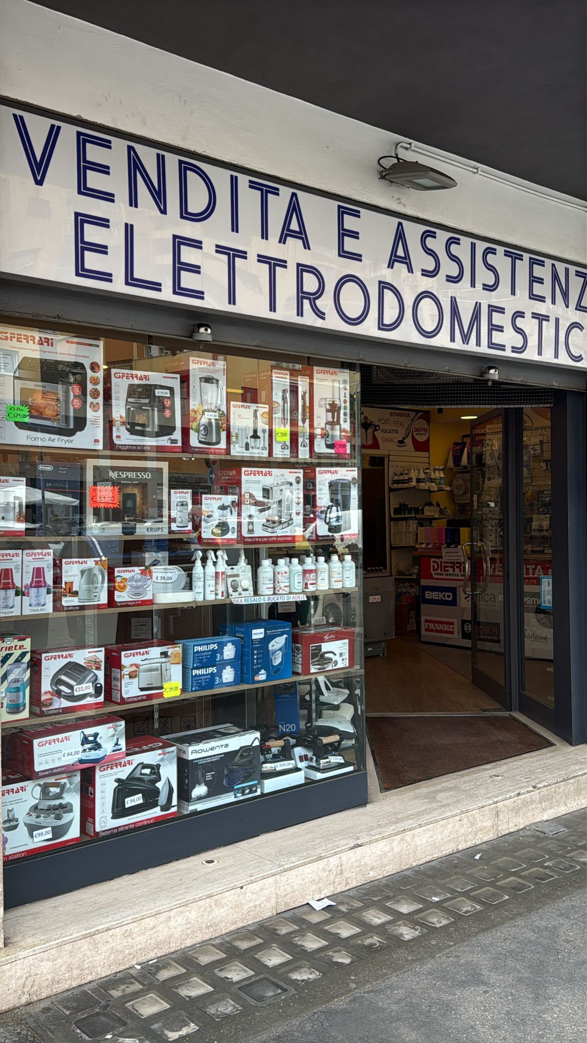 Negozio Dierre Colli Albani — Via dei Colli Albani 4/6